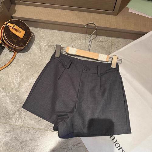 本期BI入的夏季西装短裤时髦感