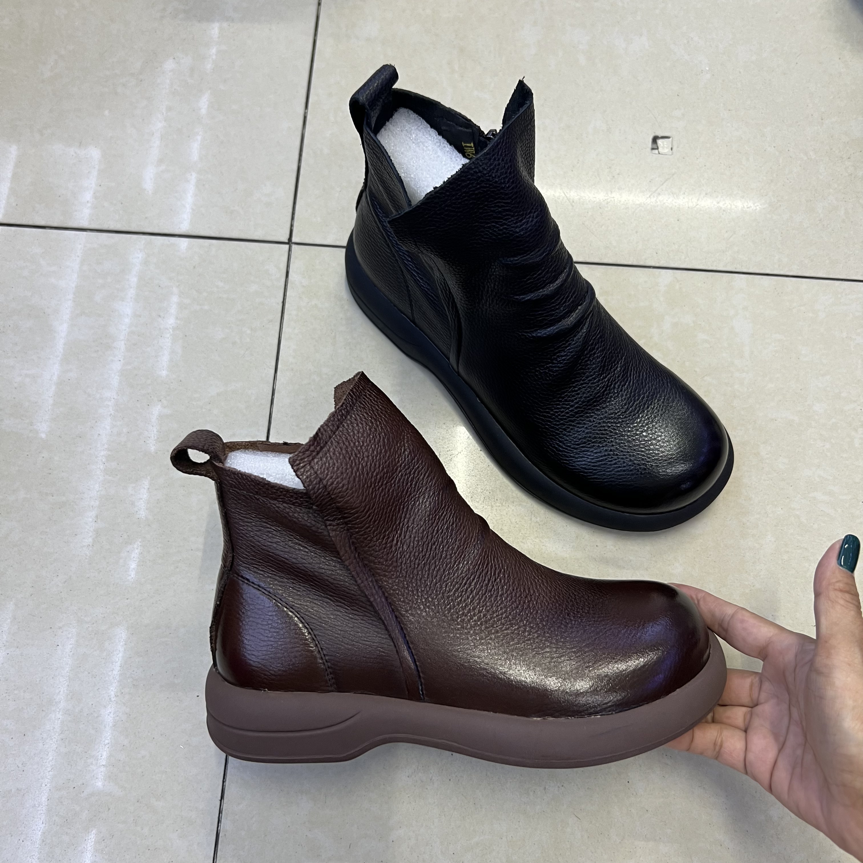 2025复古全牛皮超舒服休闲真皮圆头平跟 女短靴包邮