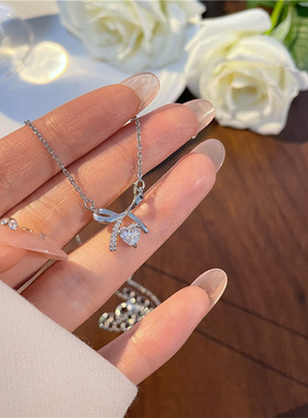 锆石爱心蝴蝶结项链女生轻奢小众ins风气质吊坠锁骨链级感