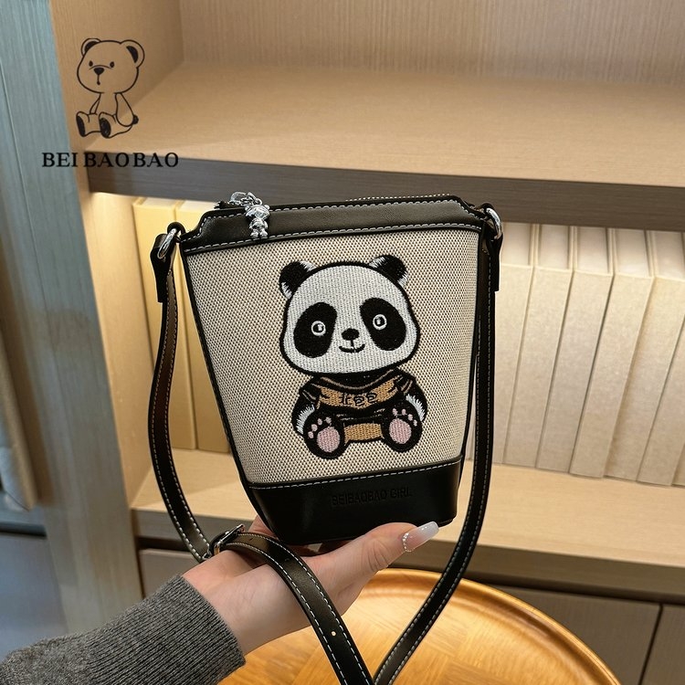 北包包2025新款迷你水桶包时尚卡通可爱单肩斜挎小包包女刺绣帆布