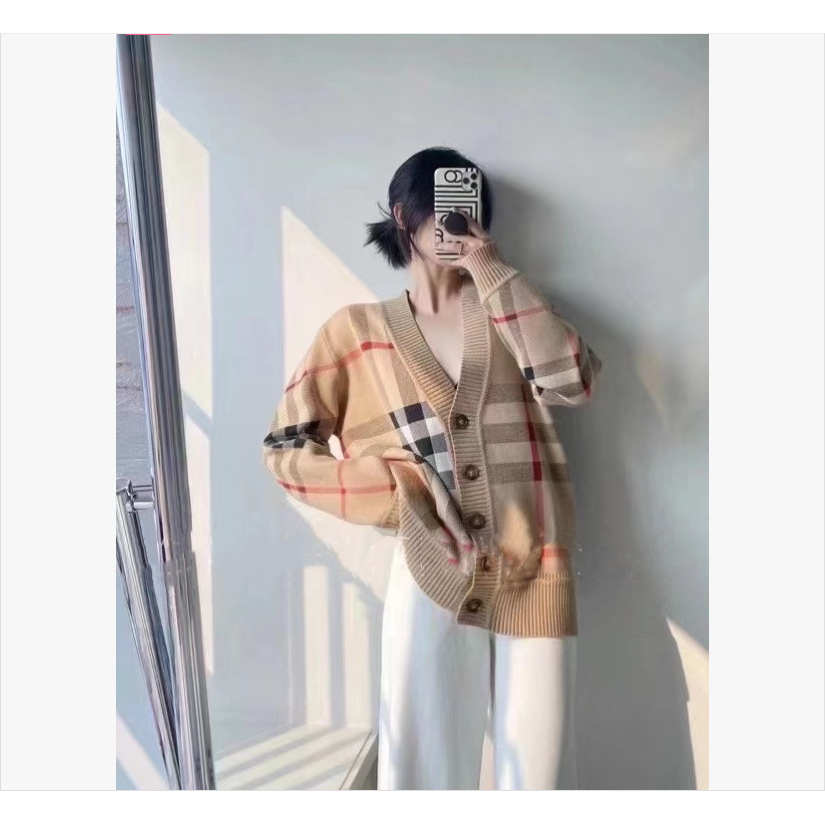 A美式复古卡其棕针织开衫女早秋季慵懒设计感宽松格子V领毛衣外套