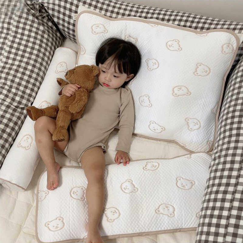 韩版婴幼儿宝宝夏天小熊凉感材质枕头巾成人枕巾儿童冷感凉垫凉枕