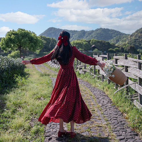 波点大裙摆酒红色连衣裙长