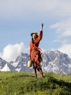 理想三旬女装法式复古酒红色格子不规则蕾丝拼接吊带连衣裙短裙