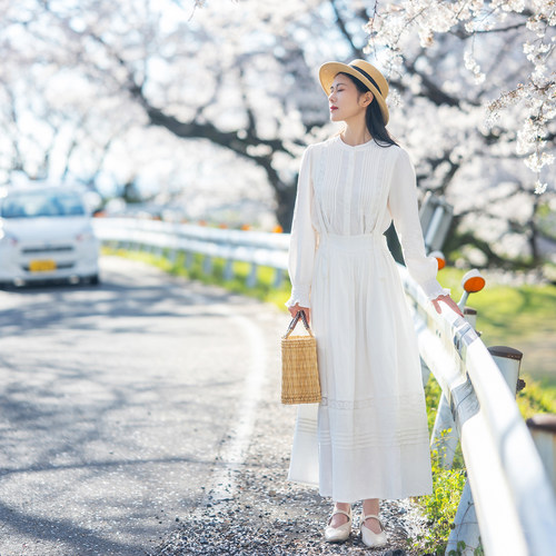 复古白色衬衫背带裙套装