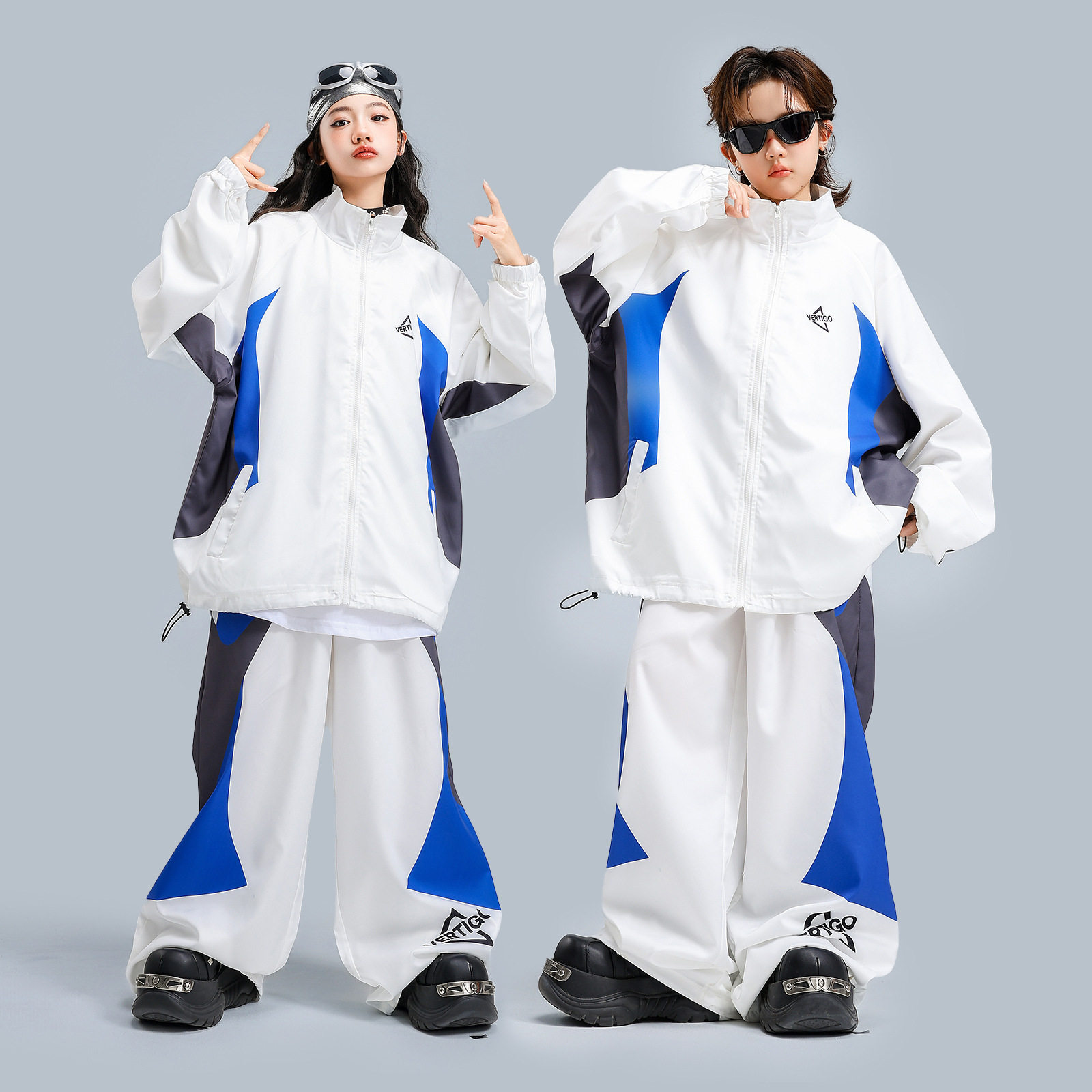 街舞儿童嘻哈套装小学生运动会开幕式团体演出服装班服秋冬款白色