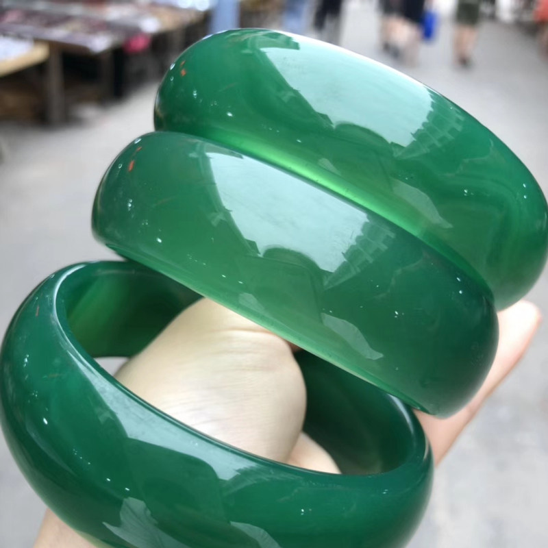 天然巴西帝王绿玉髓手镯碧绿色冰种玉镯子女款绿玛瑙玉髓阳绿手镯