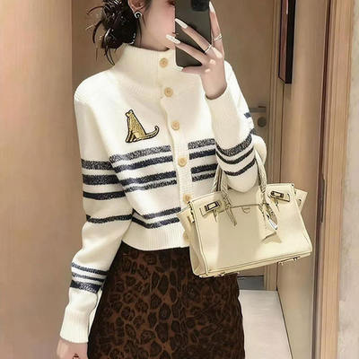 秋冬新款豹纹针织上衣半身裙套装