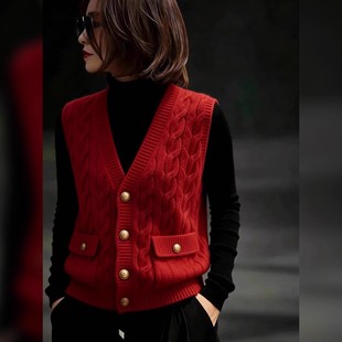 v领红色羊绒马夹氛围感显白气质上衣新年红休闲针织马甲2026冬季