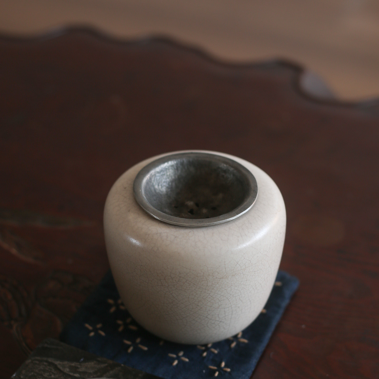 景德镇手工锡盖建水开片陶茶洗