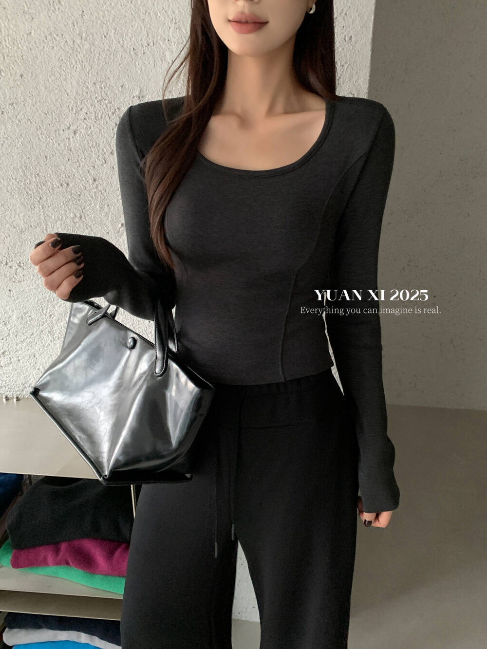 元熙3119网红爆款U领加绒长袖T恤女鱼骨线巨显瘦设计感垫肩打底衫