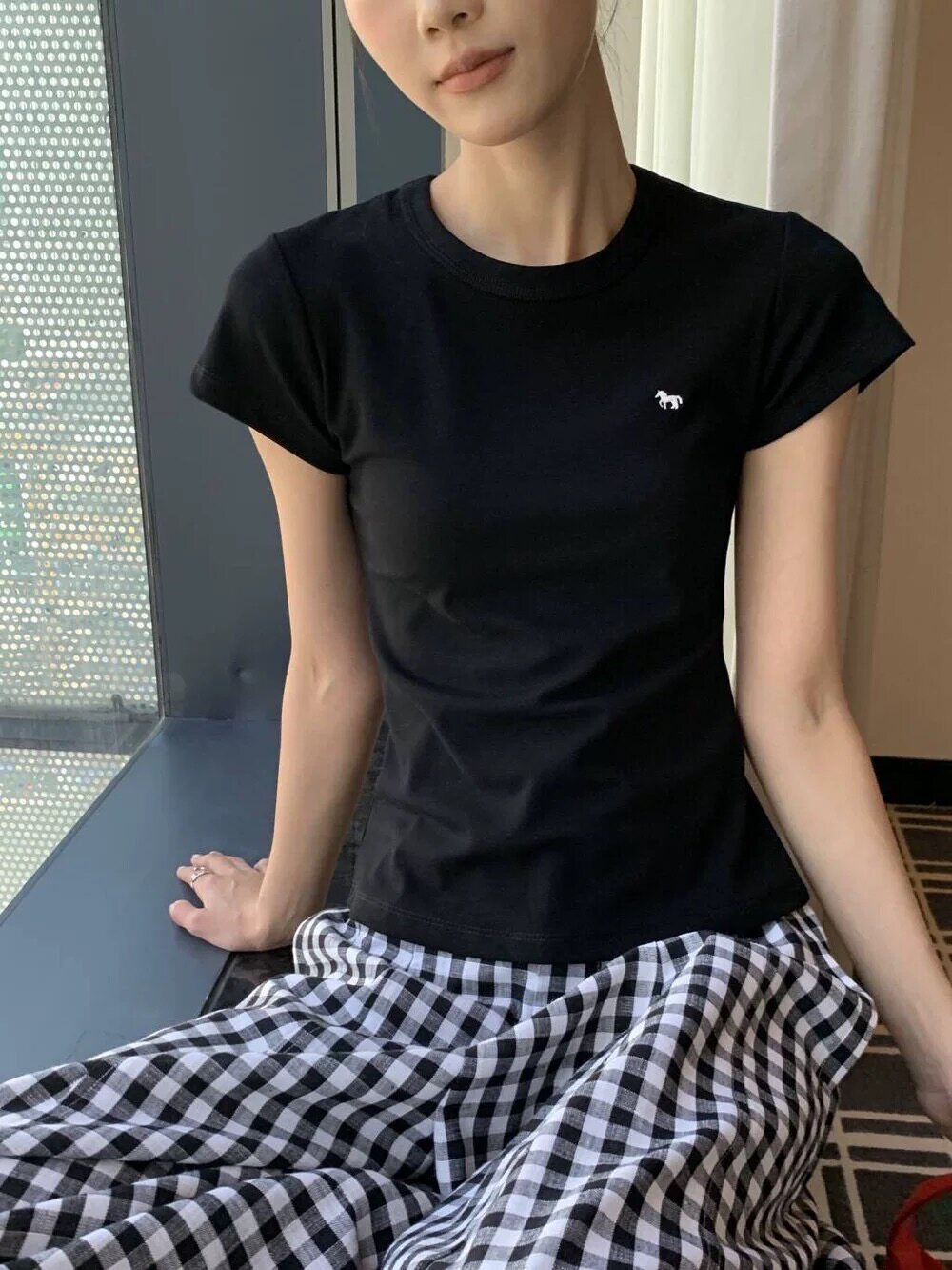 元熙848062-1春夏小马刺绣修身显瘦圆领短袖T恤女纸皮人打底上衣