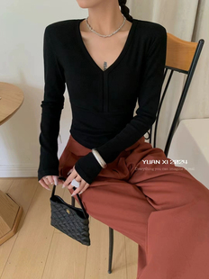 T恤女2025秋冬季 V领长袖 新款 修身 上衣 元 显瘦垫肩打底衫 熙6080韩版