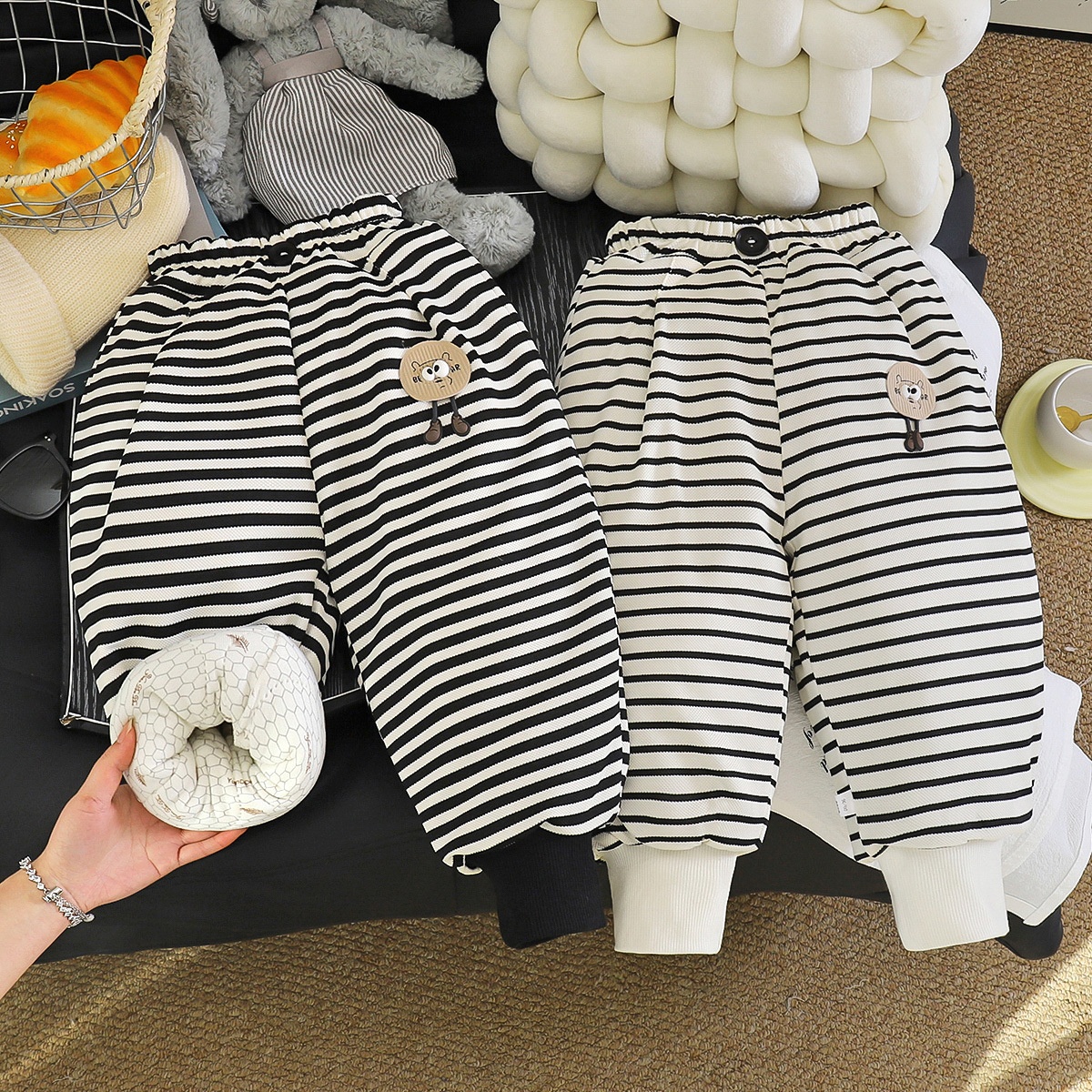 新款加厚童裤男童女童加厚休闲裤条纹裤韩版洋气百搭休闲束腿卫裤