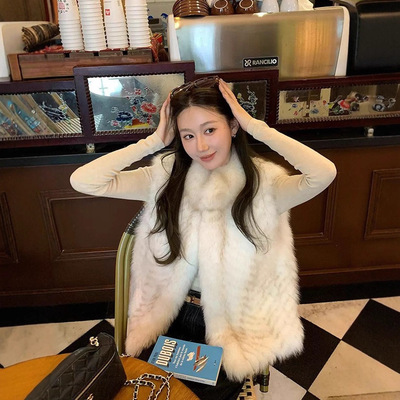 冬季轻奢高级感白色狐狸毛皮草