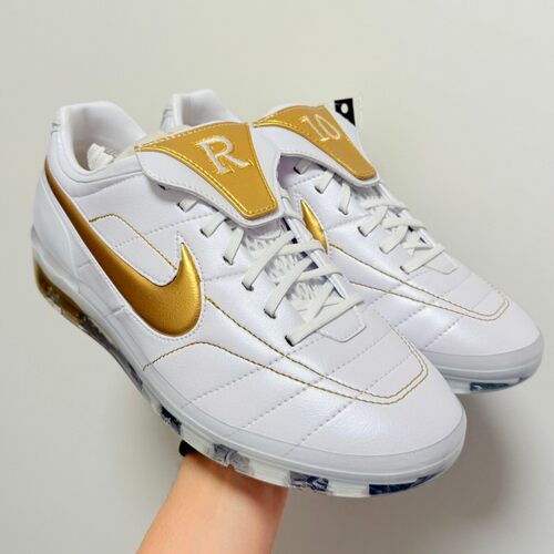 Nike耐克低帮运动休闲足球鞋