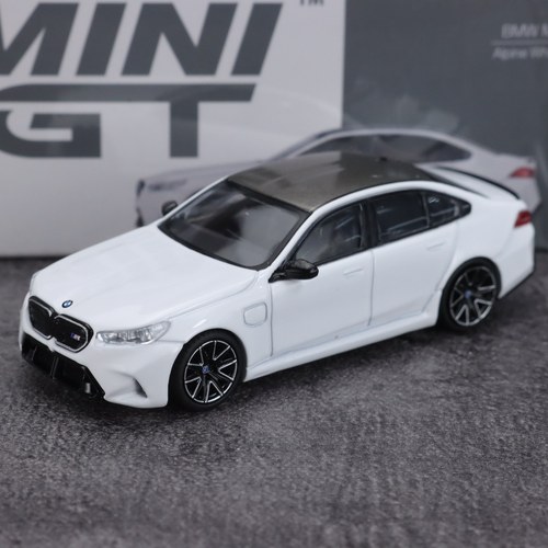 MINIGT 1:64 宝马M5 Alpine White白 /Blister packaging 模型