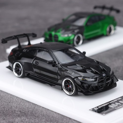 SW 1:64 宝马M4 G82 黑色/宝石绿 碳纤维翼子板 合金汽车模型
