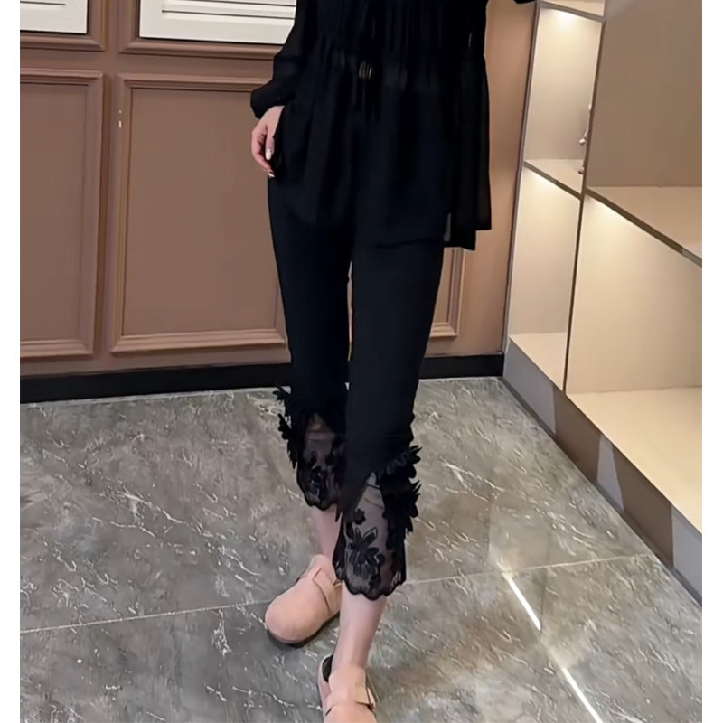欧货立体花拼纱蕾丝七分微喇叭裤女弹力修身显瘦百搭打底休闲裤子