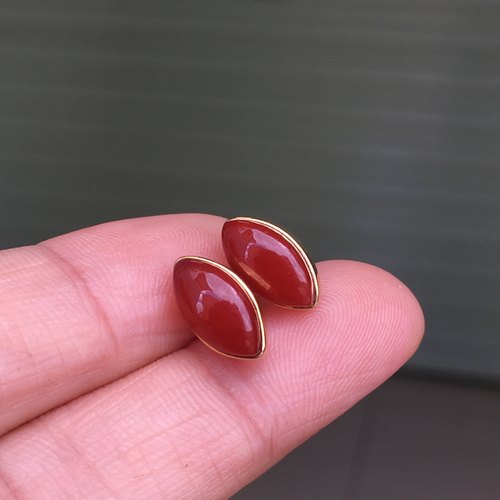 原矿瓦西牛血红耳钉  18k重金镶嵌