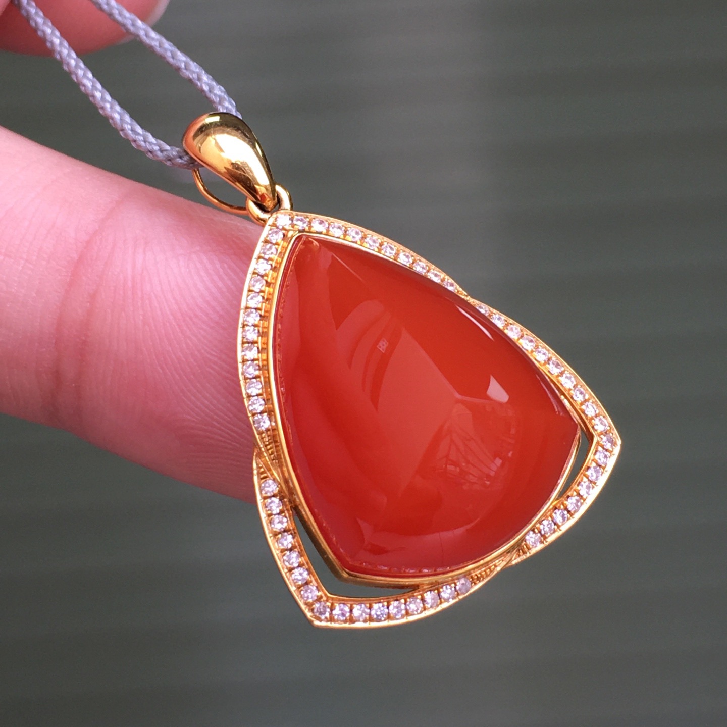 南红玛瑙吊坠18k金镶嵌保山冰红南红吊坠镶嵌珍珠