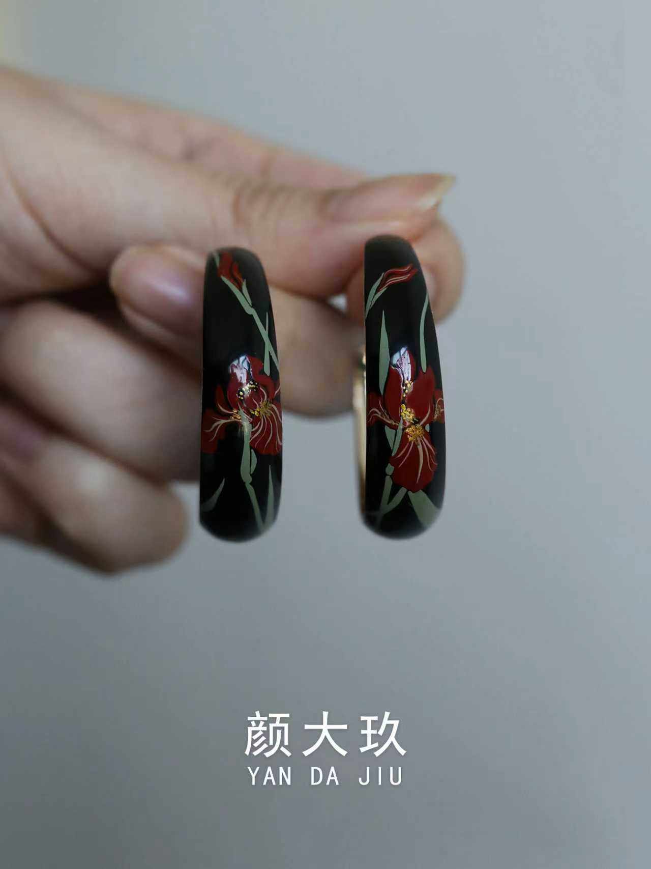 颜大玖原创《鸢尾丛》大漆手绘新中式复古C形耳环-手作铜胎漆器,个性定制/设计服务/DIY,耳饰定制,淘宝优惠券,粉丝福利购,淘宝优惠卷