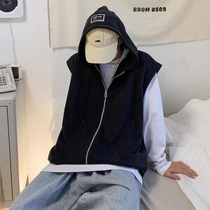 709-MJ12-P45 春季男简约连帽贴标无袖休闲背心马甲外套单人图片