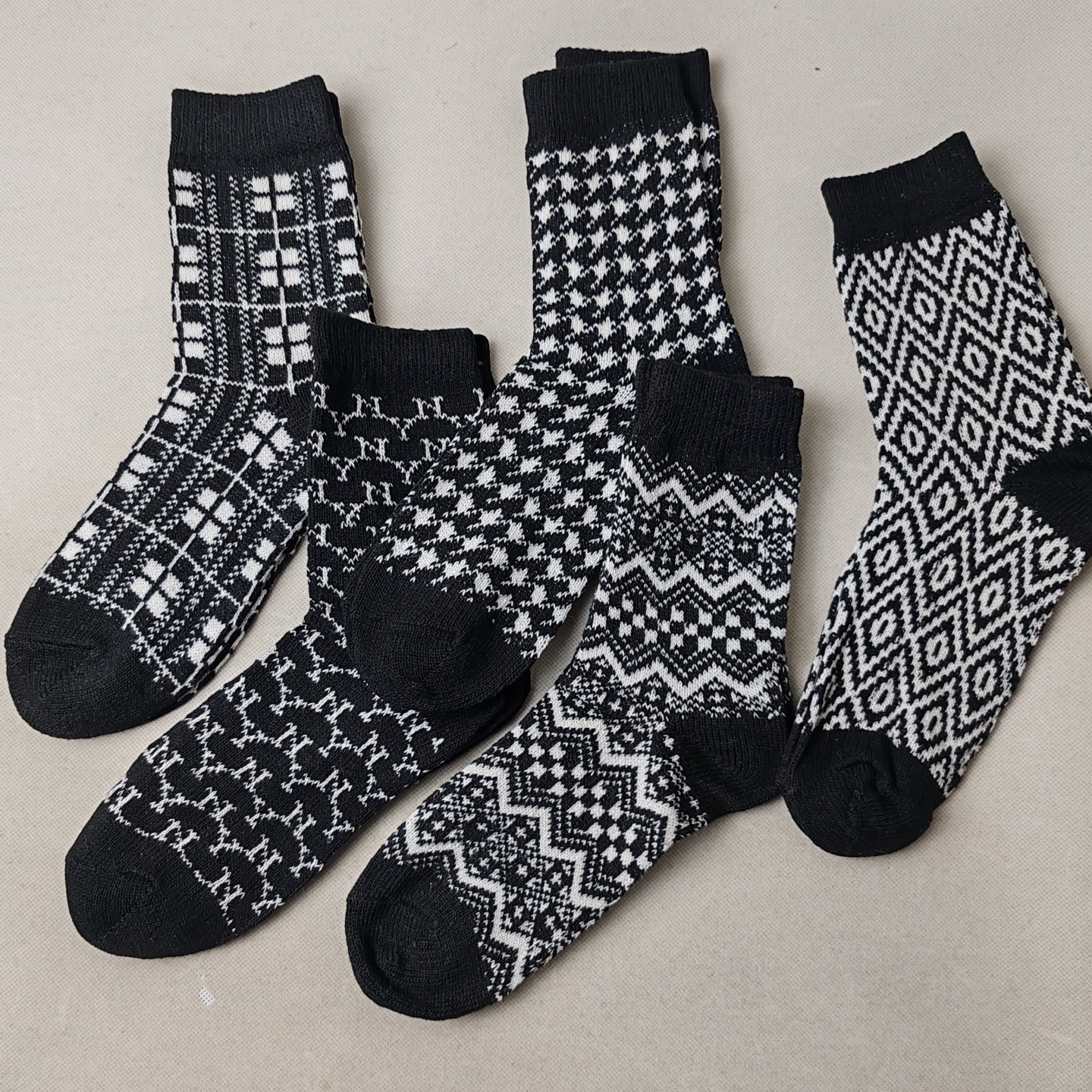 秋冬季女士羊毛袜保暖时尚针织黑白格子复古中筒袜库存清货袜子女,女士内衣/男士内衣/家居服,中筒袜,淘宝优惠券,粉丝福利购,淘宝优惠卷