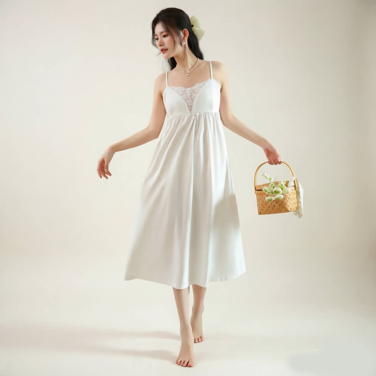 纯棉白色吊带睡裙女夏带胸垫免穿内衣蕾丝拼接长款家居服可外穿
