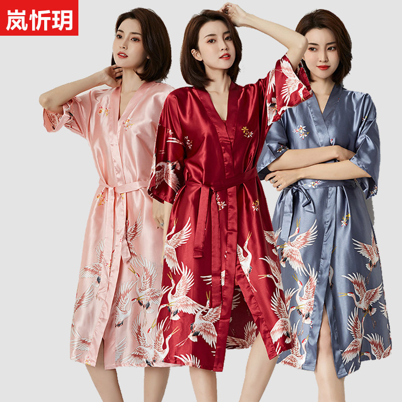 岚忻玥缎面仿真丝仙鹤中袖睡袍薄