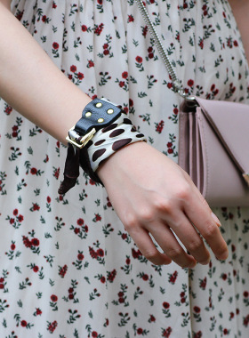 欧美时尚手链饰品多功能波点涤纶丝女士丝巾扣轻奢皮类手饰品批发