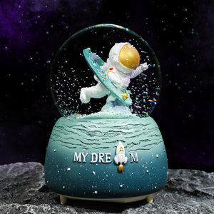 太空人水晶球音乐盒儿童生日礼物