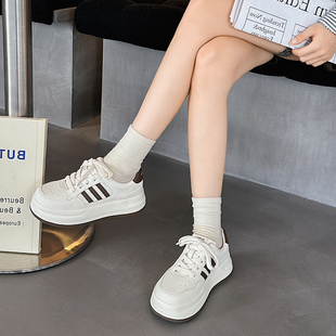 富丽2025秋冬加绒板鞋女运动休闲鞋真皮百搭爆款厚底小白鞋66-19
