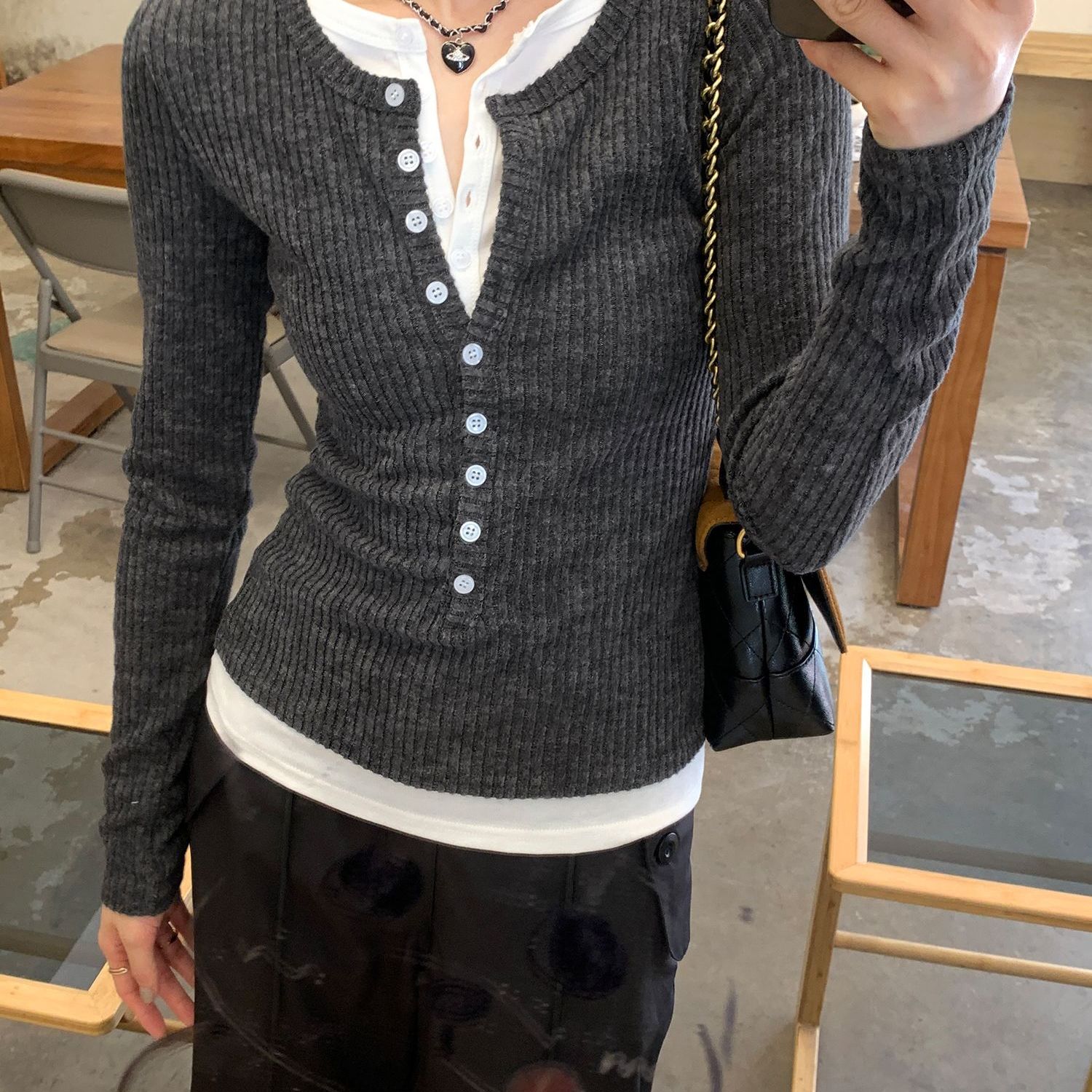 韩系纯欲假两件长袖针织衫女春秋修身显瘦气质V领上衣打底衫ins潮