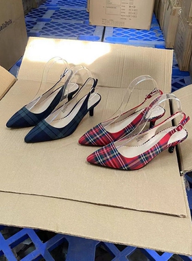 2025新款格子布尖头红色高跟鞋浅口细跟一字扣带包头女凉鞋大码鞋