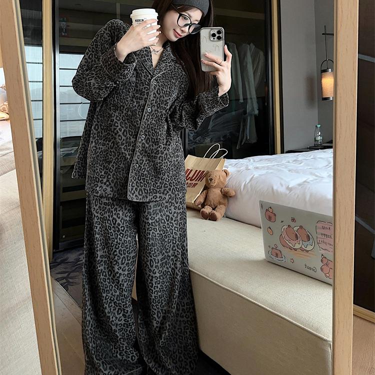 德绒豹纹加厚长袖睡衣套装女
