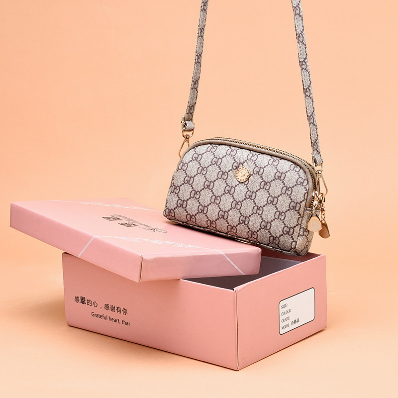 中年女包新款2020单肩斜挎小包包时尚百搭女士手机零钱包迷你双层