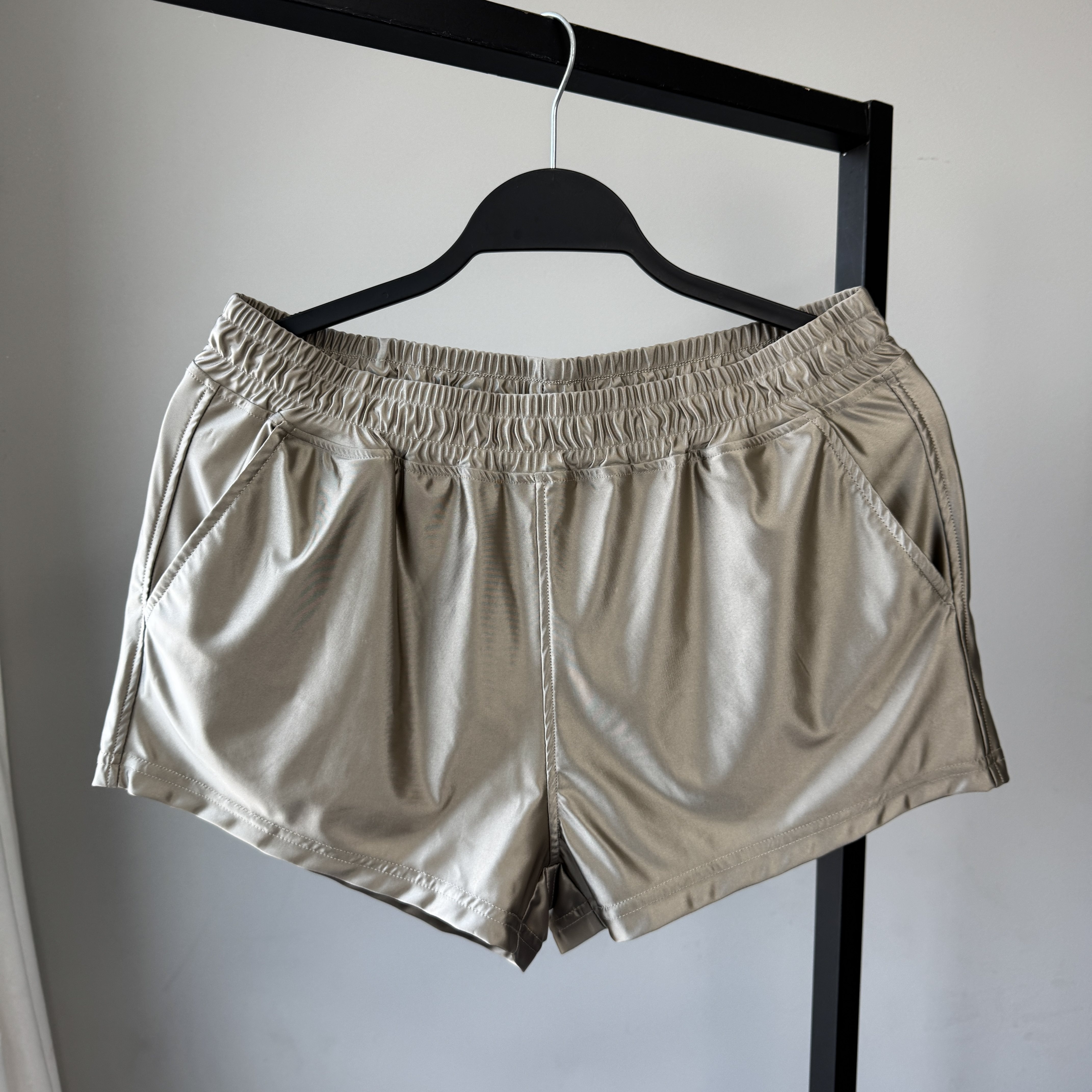 男士冰丝超短裤 本命年红色仿丝绸缎面四角内裤 热裤性感 二分裤