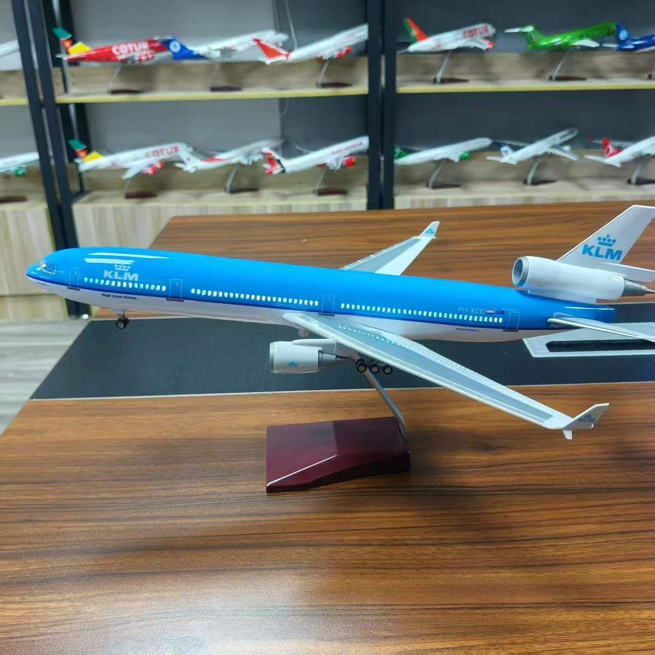 47cm带轮子带灯MD-11荷兰华航马航美国航乌鲁木齐航空737飞机模型