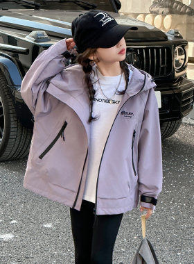 韩国女童外套春秋装2025新款洋气儿童冲锋衣女孩防风连帽夹克衫潮