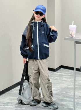 女童外套春秋款2025新款中大儿童韩系时髦女孩运动连帽夹克上衣潮