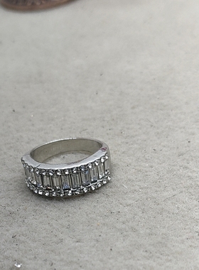 37满29元包邮  镶嵌满钻戒指