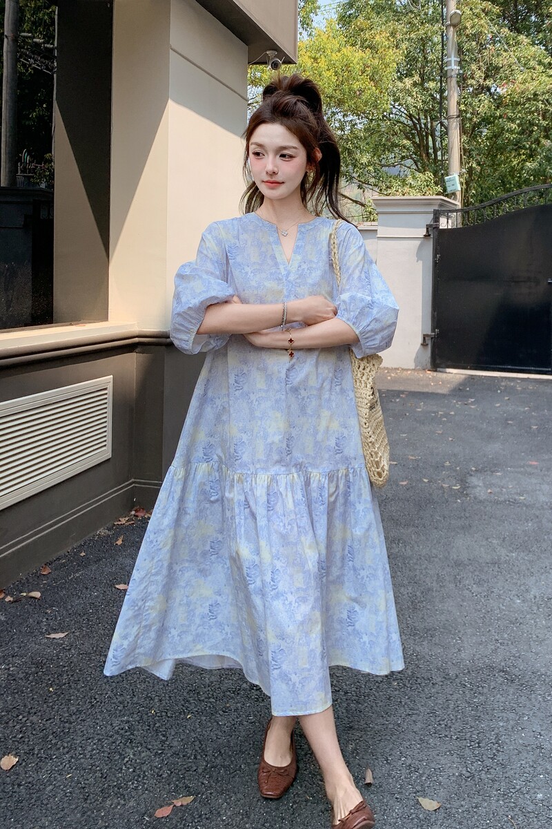 韩系棉麻蓝色碎花连衣裙女夏2025新款超好看独特漂亮裙子今年流行图片