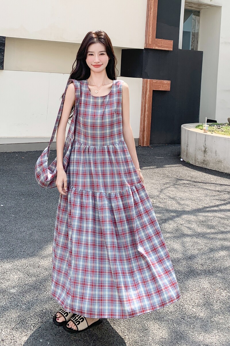 慵懒风小众不撞款格子连衣裙女夏2025新款宽松文艺减龄无袖背心裙，女装连衣裙，浙宝290（原306）