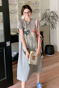 卡通小猫灰色休闲T恤连衣裙女夏2024新款网红爆款学院风韩系慵懒图片