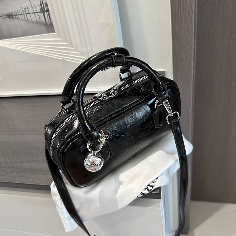 Clean Knоck2026新款斜挎包小众手提小方包保龄球包波士顿枕头包,箱包皮具/热销女包/男包,腋下包,淘宝优惠券,粉丝福利购,淘宝优惠卷