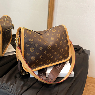 Clean Knock腋下包包女2026新款大容量豌豆包通勤复古单肩斜挎包