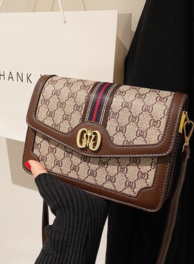 Clean Knоck包包女2026新款韩版时尚宽肩带斜挎单肩包复古小方包