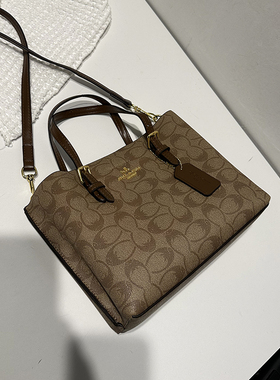 Clean Knоck百搭斜挎包女包2026新款时尚托特包大容量单肩腋下包