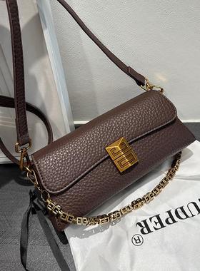 Clean Knоck荔枝纹小方包2025新款腋下包通勤包红色枕头包斜挎包